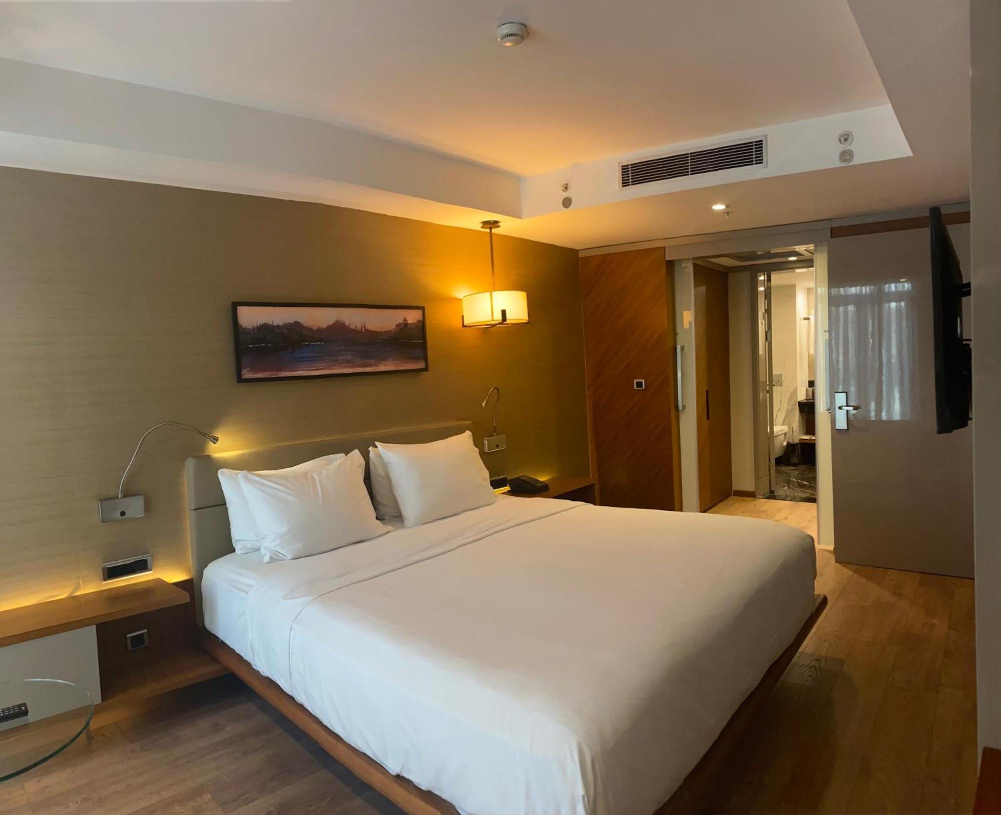 Doubletree By Hilton Istanbul - Old Town — Photos 3